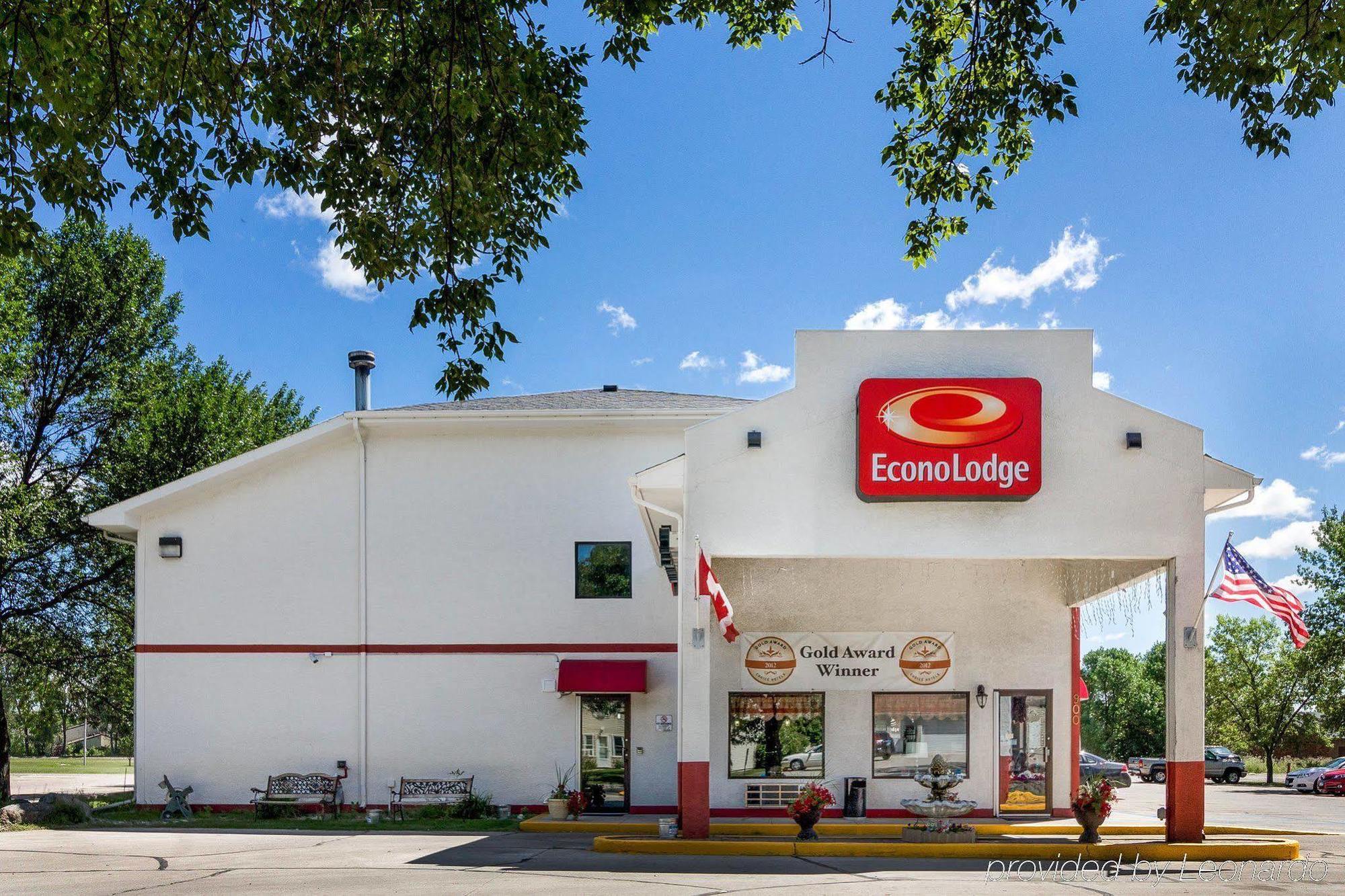Econo Lodge Grand Forks Exterior foto