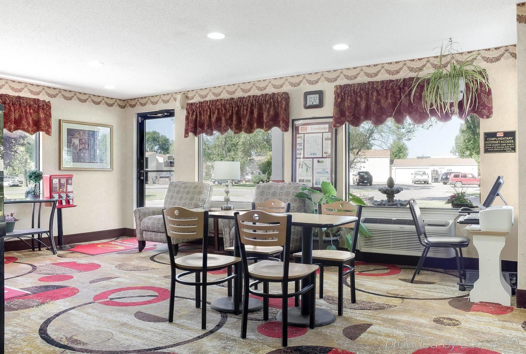 Econo Lodge Grand Forks Exterior foto