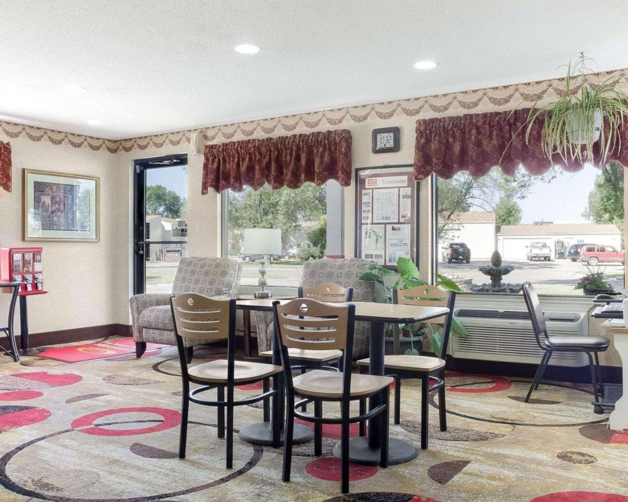 Econo Lodge Grand Forks Exterior foto